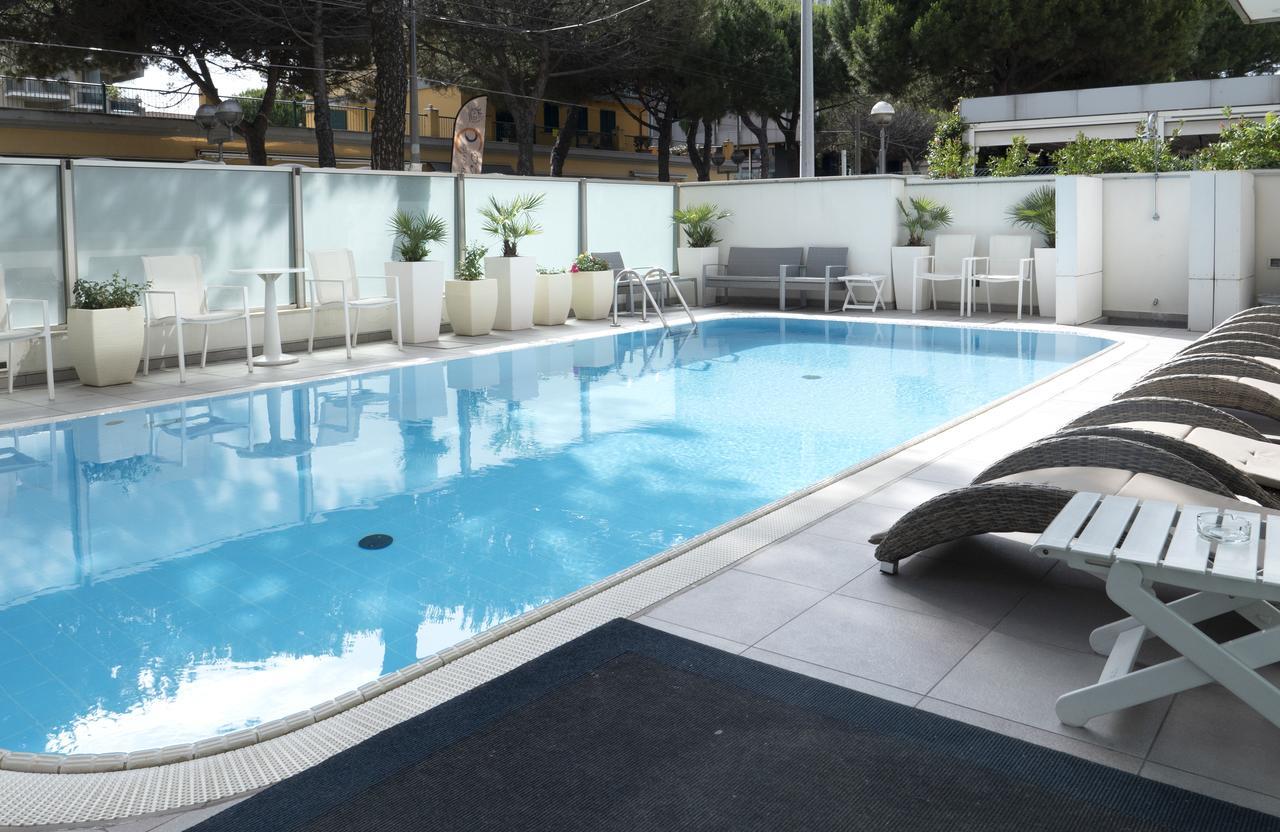 Club House Hotel Rimini Luaran gambar
